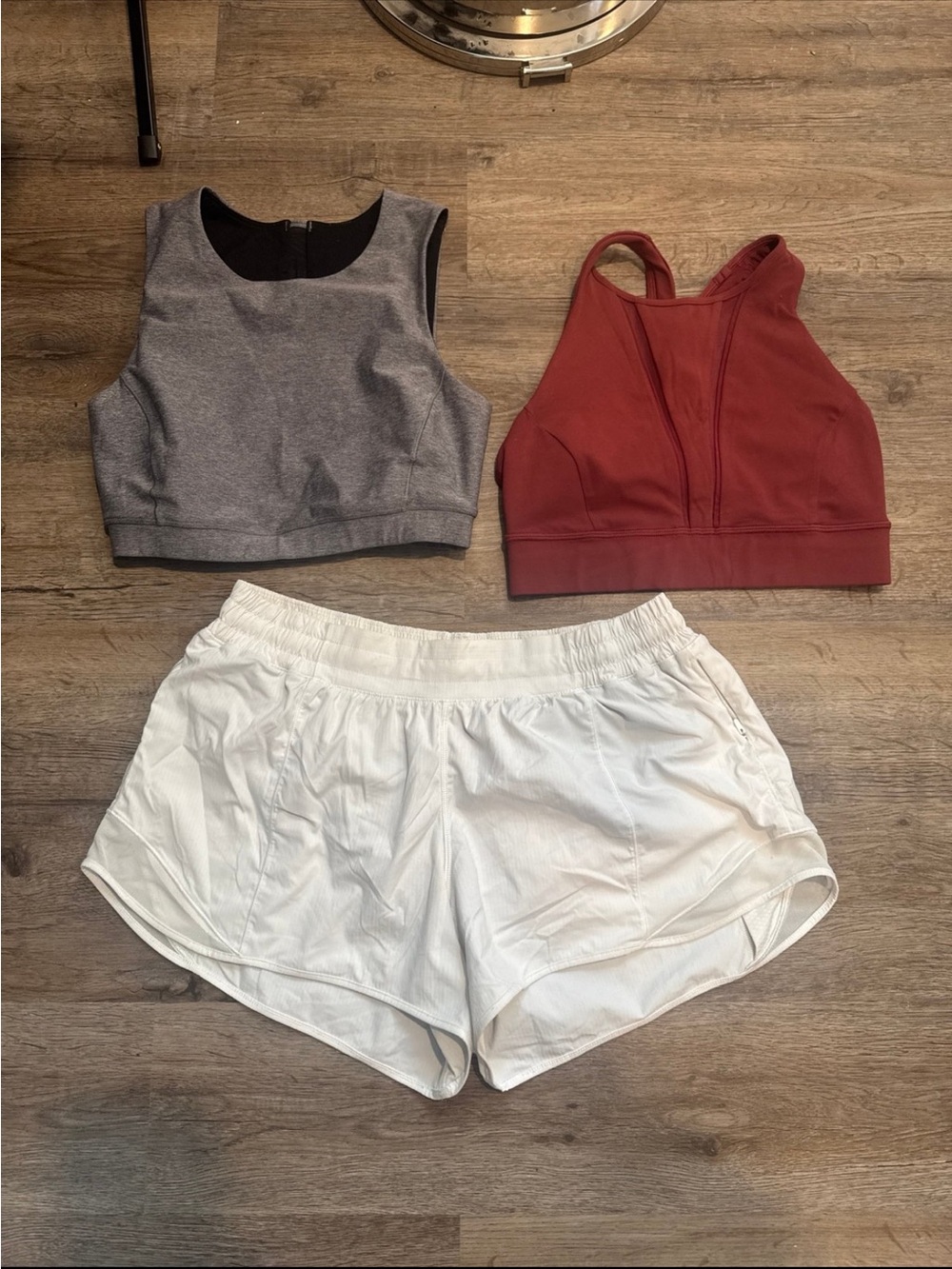 Lululemon athletic apparel set-2 tops and a bottom